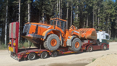 Transport d'engins de chantier chargeuse, mini-chargeuse, pelleteuse, tractopelle, nacelle, bulldozer